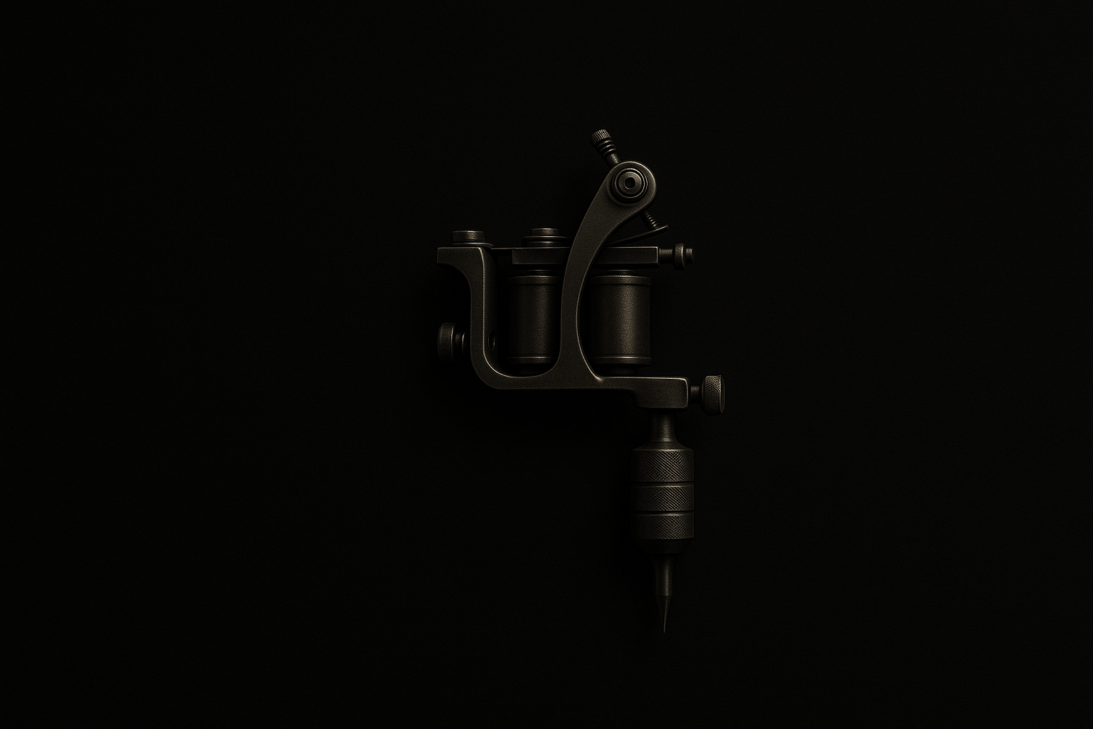 lo cambiamos por un fondo negro con una máquina de tatuar. Que la máquina sea discreta